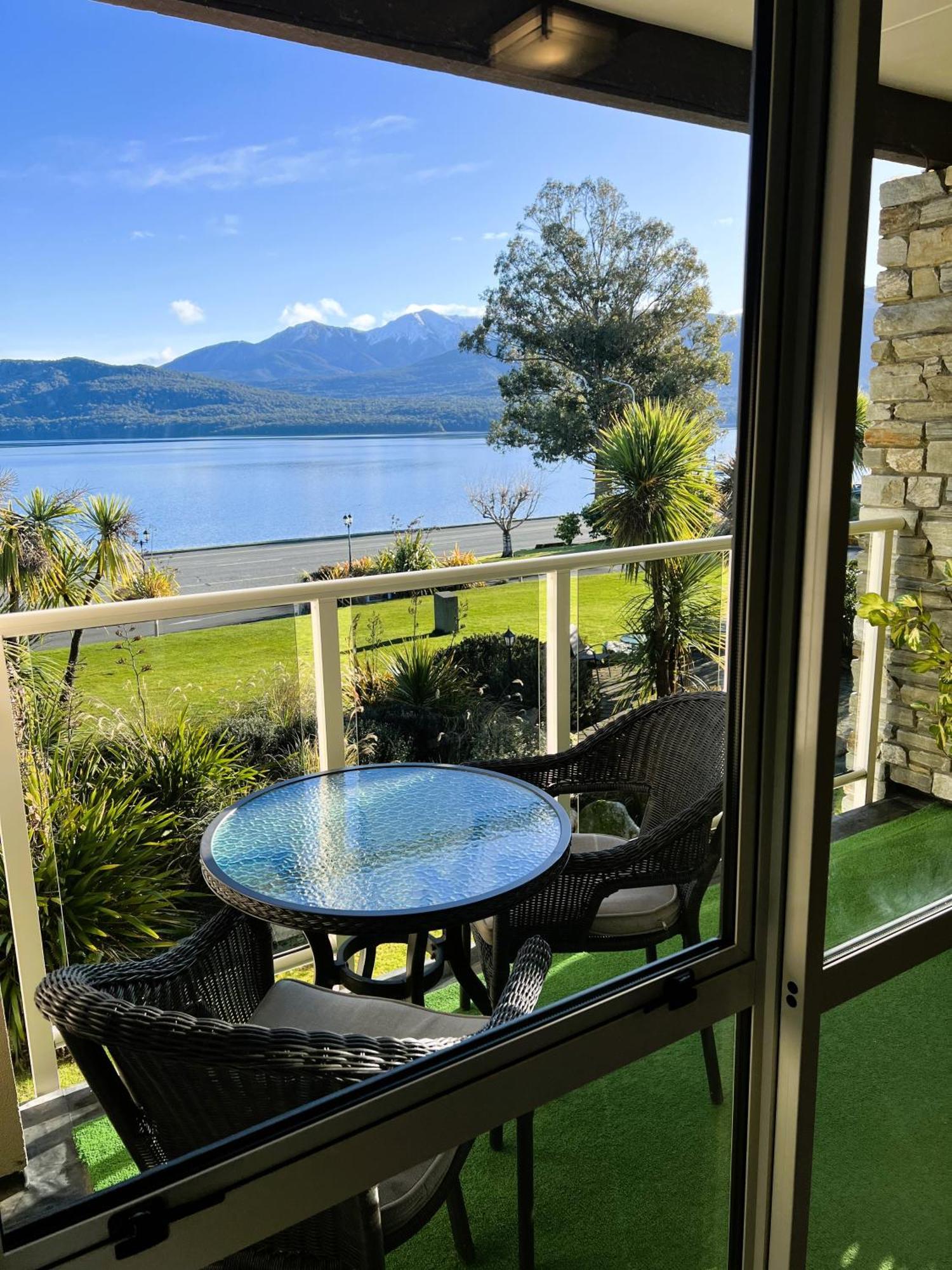 تي أناو Fiordland Lakeview Motel And Apartments المظهر الخارجي الصورة