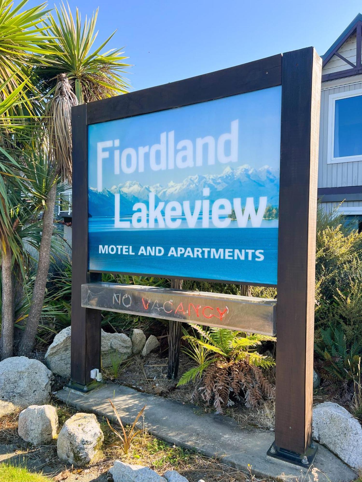 تي أناو Fiordland Lakeview Motel And Apartments المظهر الخارجي الصورة